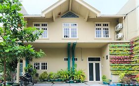 Vaccinated Staff - OYO 3981 Griyonur Homestay Syariah